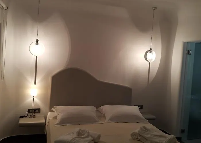 Unique * Imerovigli (Santorini)