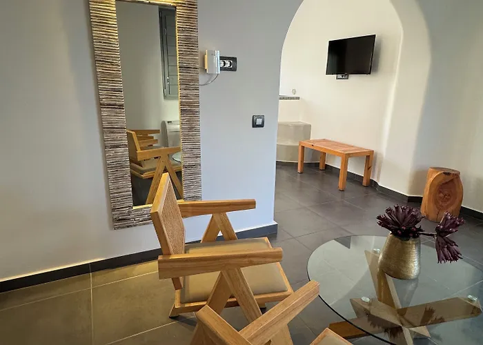 Unique * Imerovigli (Santorini)