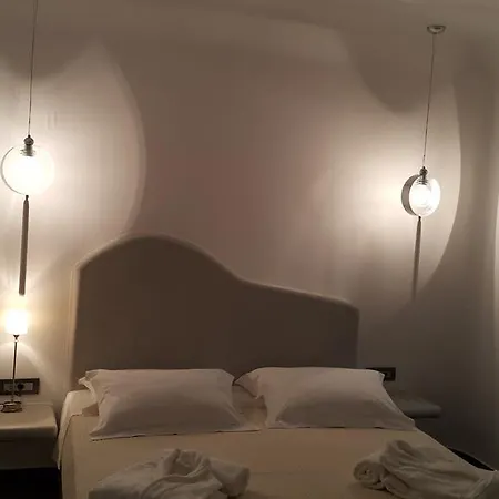 Unique * Imerovigli (Santorini)