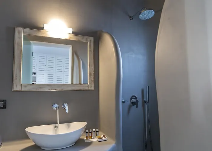 أجنحة يونيك إيميروفيغلي