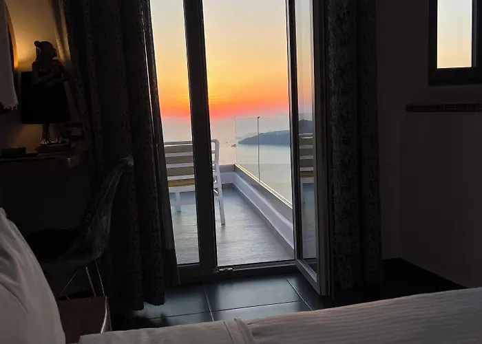 Unique * Imerovigli (Santorini)